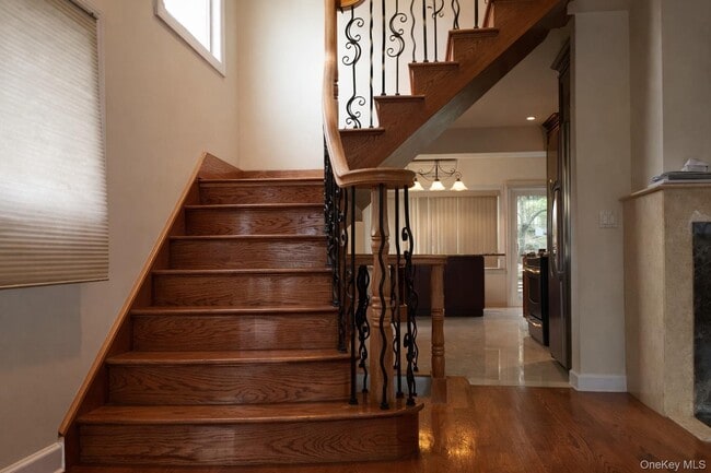 Building Photo - 45-44 Browvale Ln