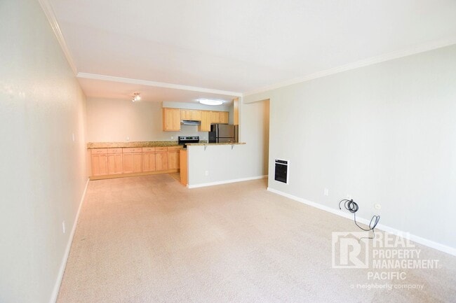 Building Photo - Bright & Spacious 1-Bedroom in Prime Oakla...