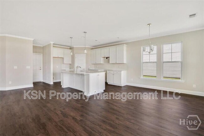 Building Photo - 196 Brickhill Cir