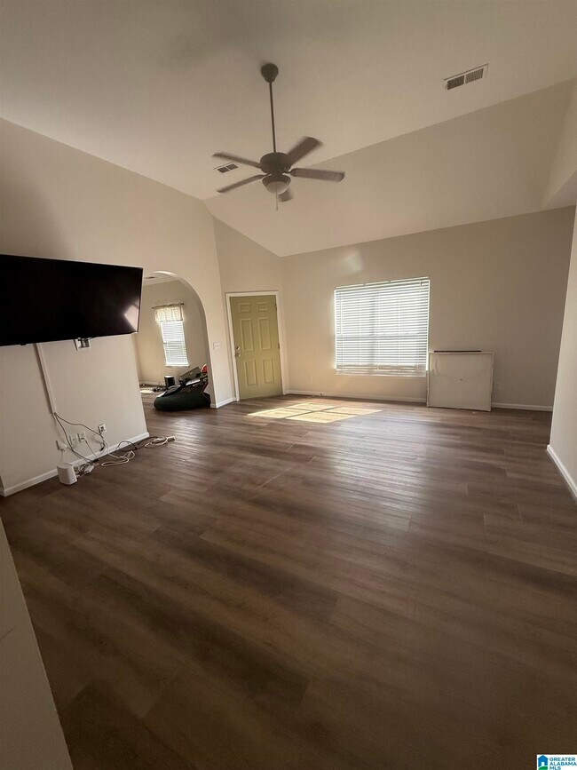 Building Photo - 222 High Ridge Dr
