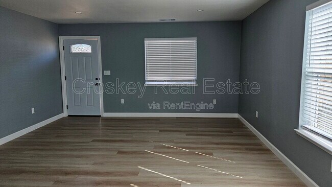 Building Photo - 45 Banchio St