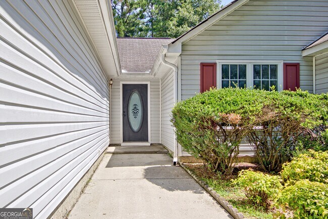 Building Photo - 45 Paces Landing Dr