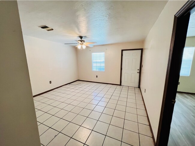 Building Photo - 1603 NW 16th Ct