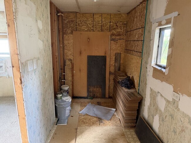 Building Photo - 329 Bahama Cir
