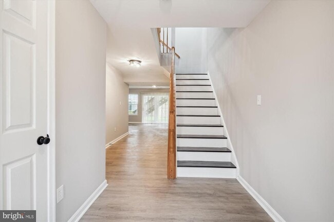 Building Photo - 8114 Mallard Shore Dr