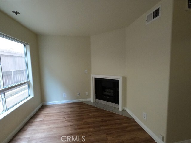 Building Photo - 5060 Kester Ave