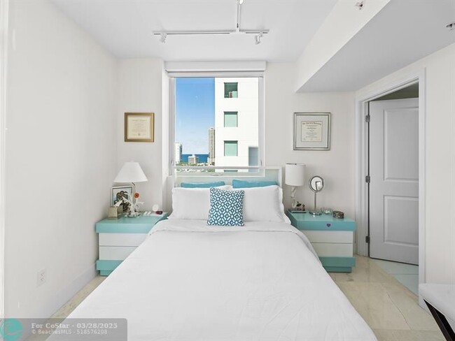 Building Photo - 400 Sunny Isles Blvd