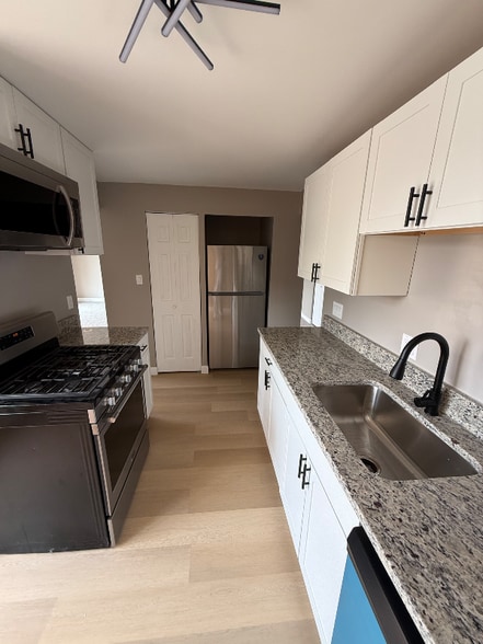 Building Photo - 3307 Huntley Sq Dr