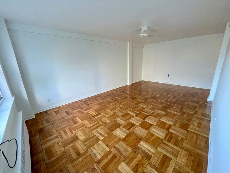 Building Photo - 1450 Palisade Ave