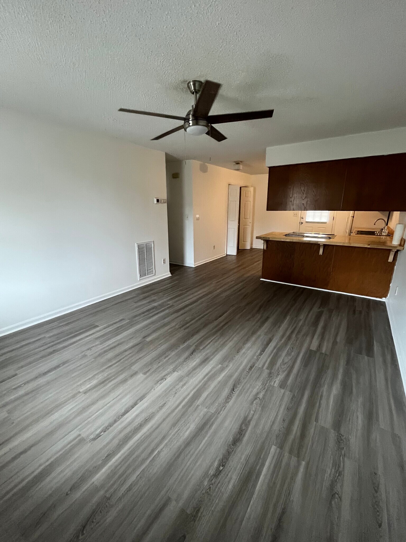 Building Photo - 89 Vine St