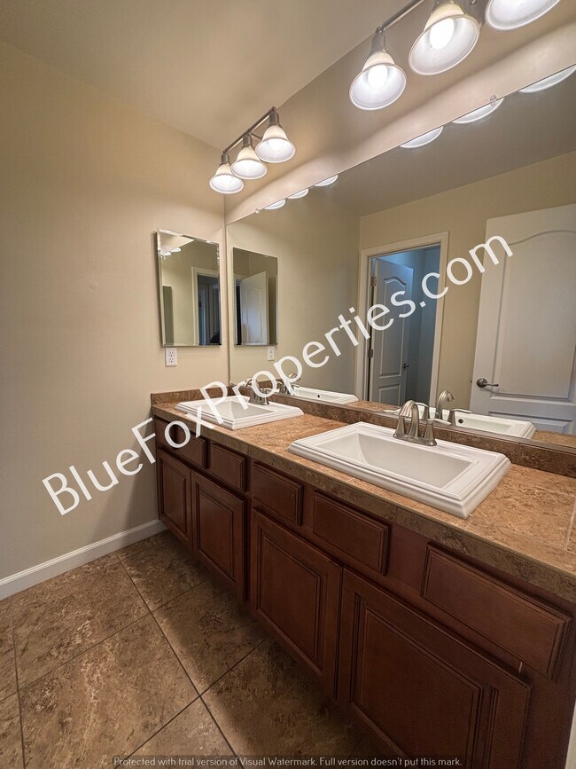 Building Photo - 12901 N Camino Vieja Rancheria