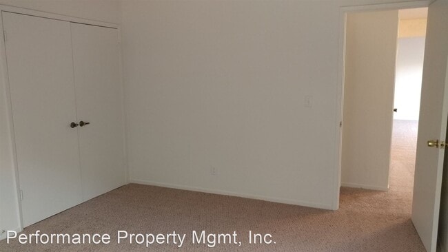 Building Photo - 3 br, 1 bath House - 76 W. Sierra Ave #108