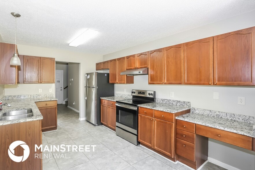 Building Photo - 13503 Willow Falls Rd