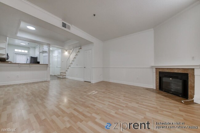 Building Photo - 2 br, 2.5 bath Condo - 4308 Whitsett Avenu...