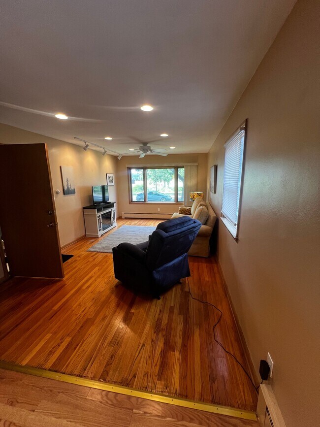 Building Photo - 1605 Trailsway
