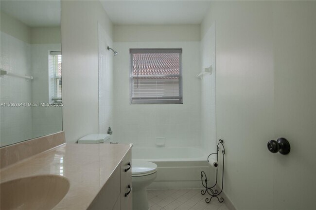 Building Photo - 7440 NW 65th Ln