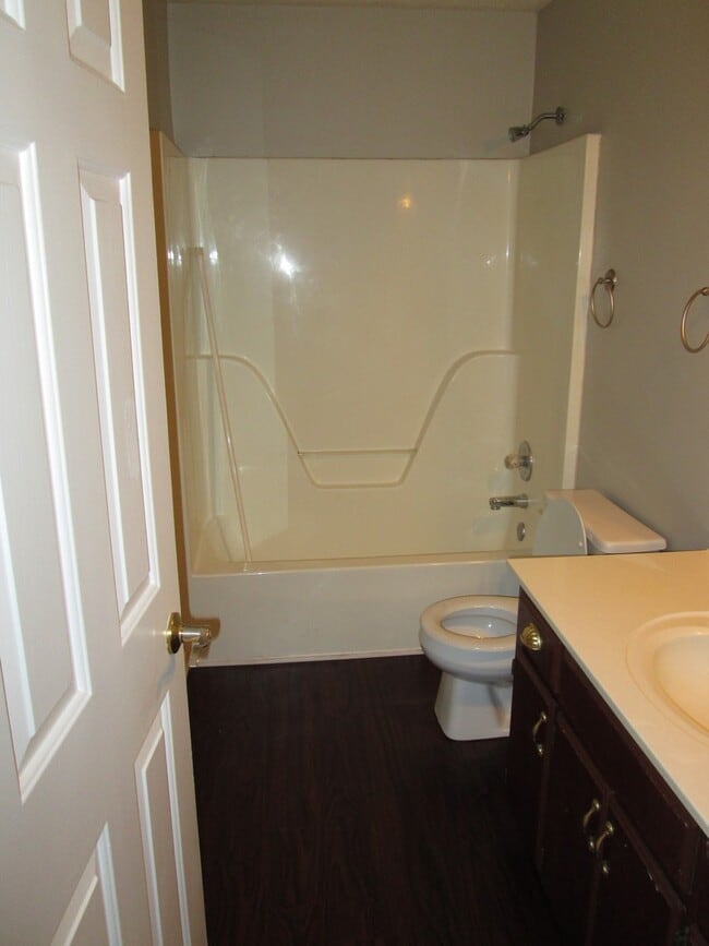 Building Photo - Barfield Area 3 bed 2 bath with a backyard