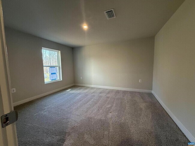 Building Photo - 5175 Lazy Branch Ln