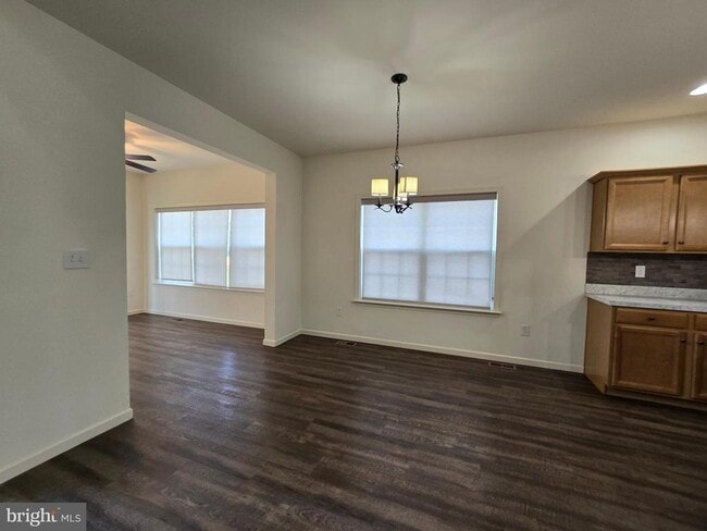 Building Photo - 633 Kincaid Ave