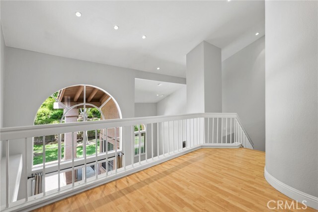 Building Photo - 4 Nightingale Dr