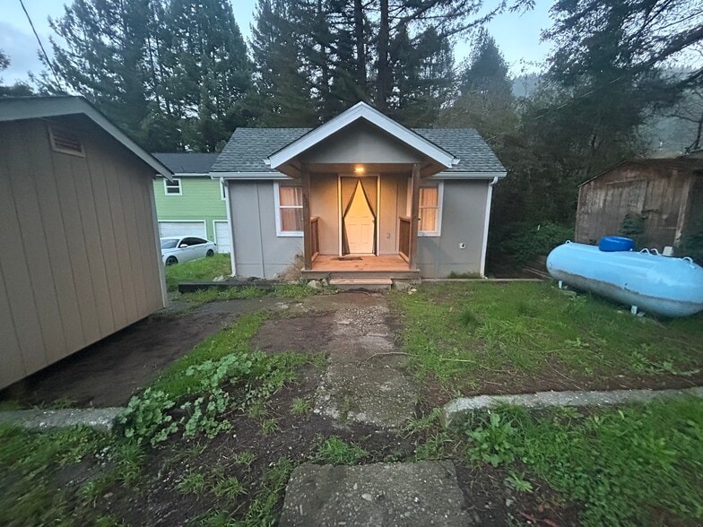 Building Photo - 405 Newton Rd