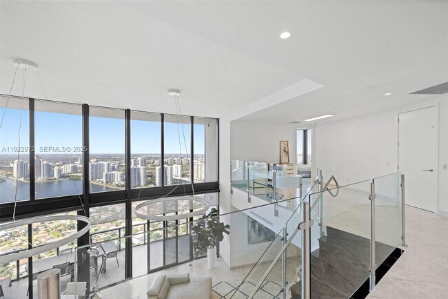 Building Photo - 18555 Collins Ave