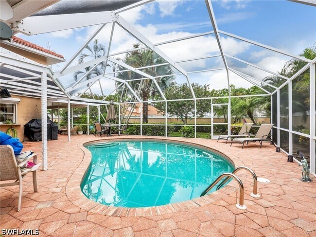 Building Photo - 1256 Naples Lake Dr