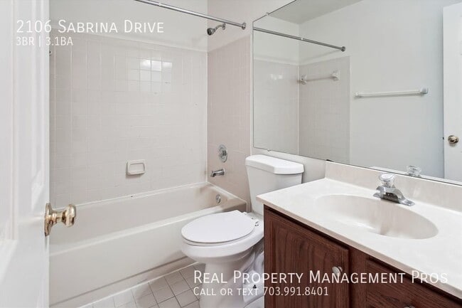 Building Photo - 2106 Sabrina Dr