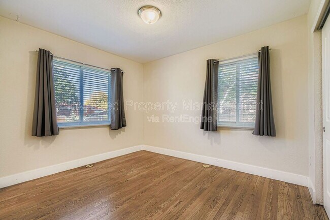 Building Photo - 2400 Pontiac St