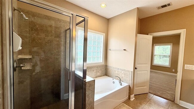 Building Photo - 703 Kingsley Dr