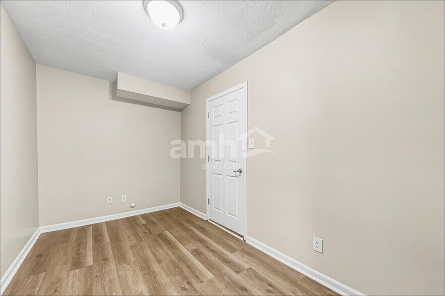 Building Photo - 1832 Silver Cloud Ln