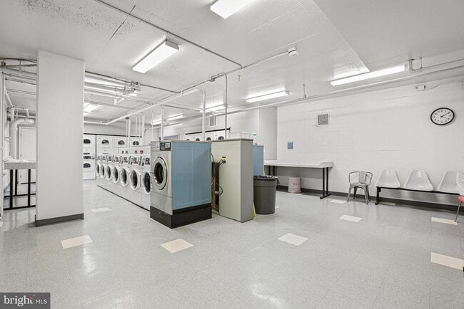 Building Photo - 1021 Arlington Blvd