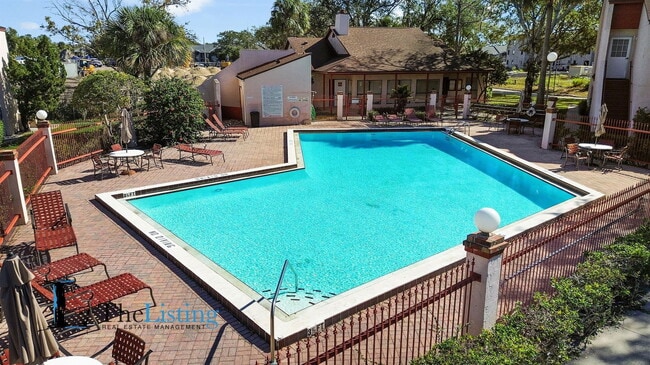 Building Photo - 2482 Lakeway Branch Dr