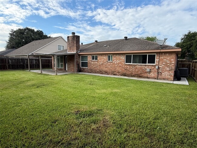 Building Photo - 12719 Huntington Field Dr