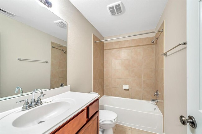 Building Photo - 27523 Huggins Crest Ct