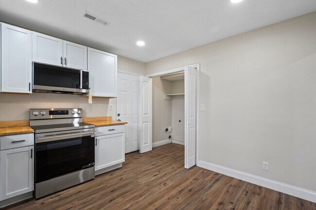 Building Photo - 3334 Gundy Dr