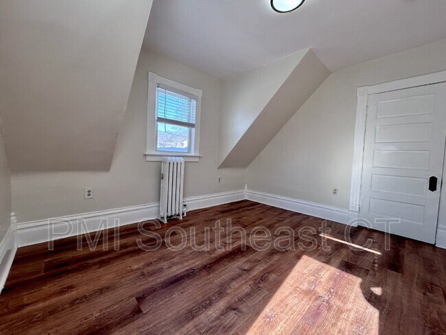 Building Photo - 26 Kinney Ave