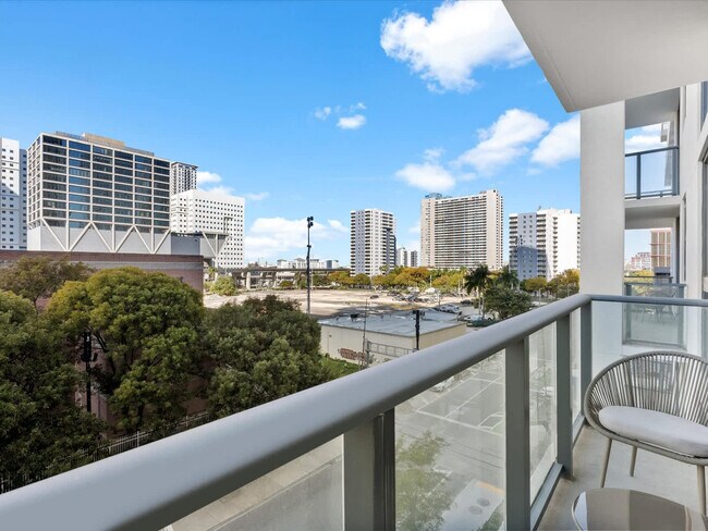 Building Photo - 11 NE 6th St