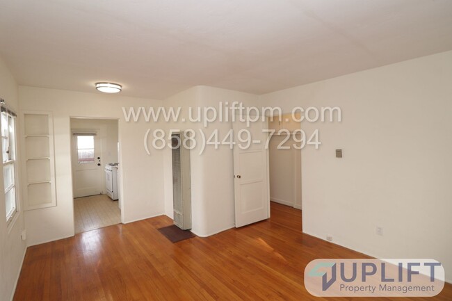 Building Photo - $500 off MOVE IN NOW! University Heights h...
