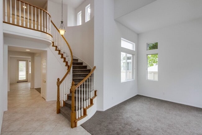 Building Photo - Westport @ Stonecrest