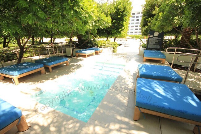 Building Photo - 950 Brickell Bay Dr