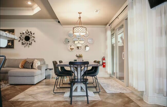 Building Photo - 1306 N 31st St