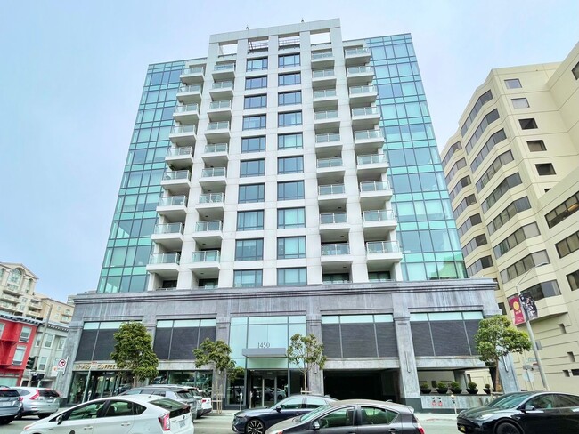 Building Photo - Premier Condominium Close to Everything! 2...