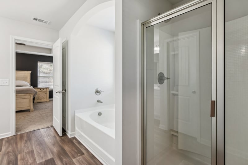 Building Photo - 566 Skye Dr