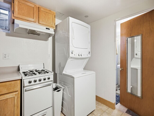 Building Photo - 1816 Orchard Pl