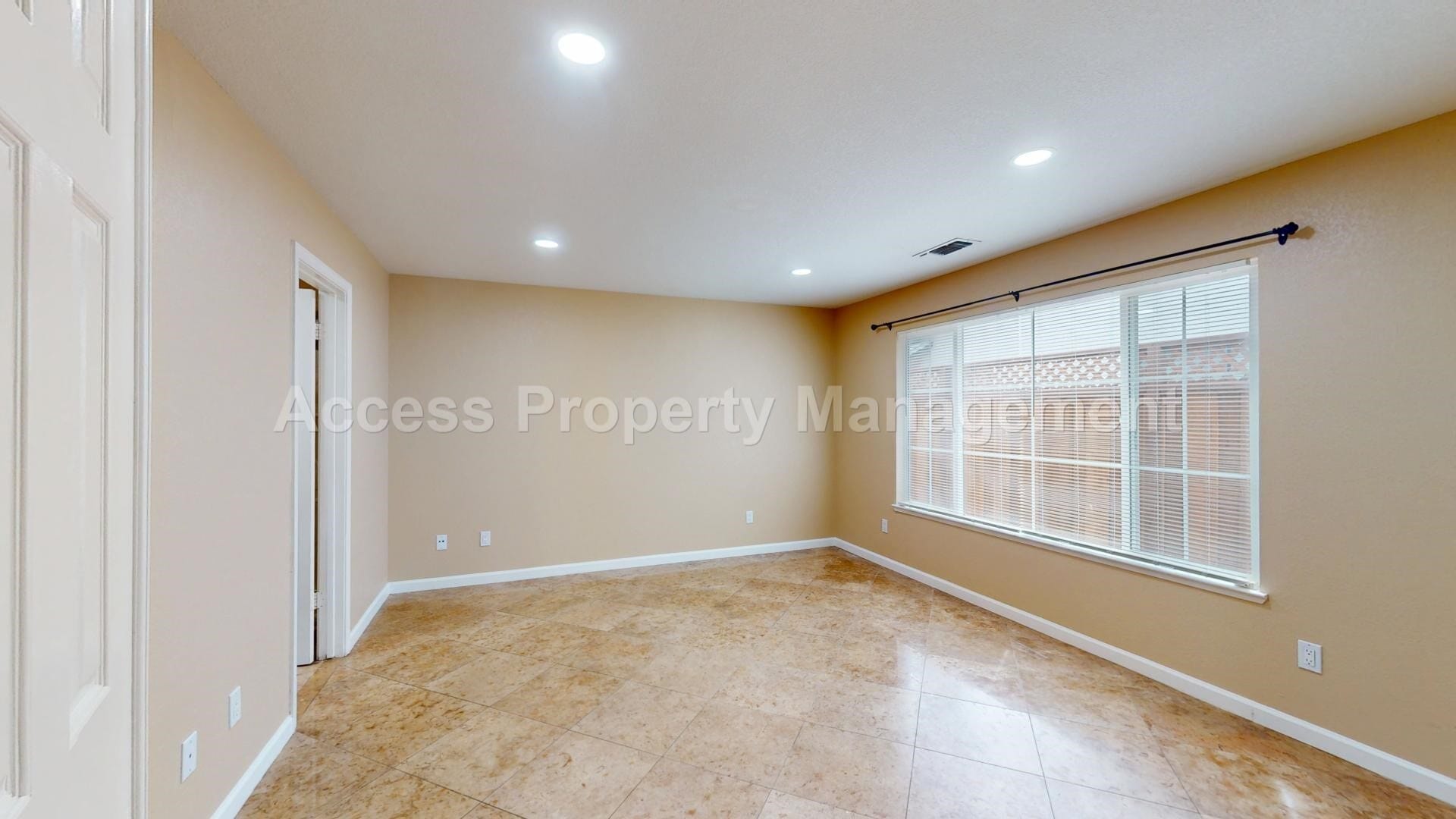 Building Photo - 2141 Norik Dr