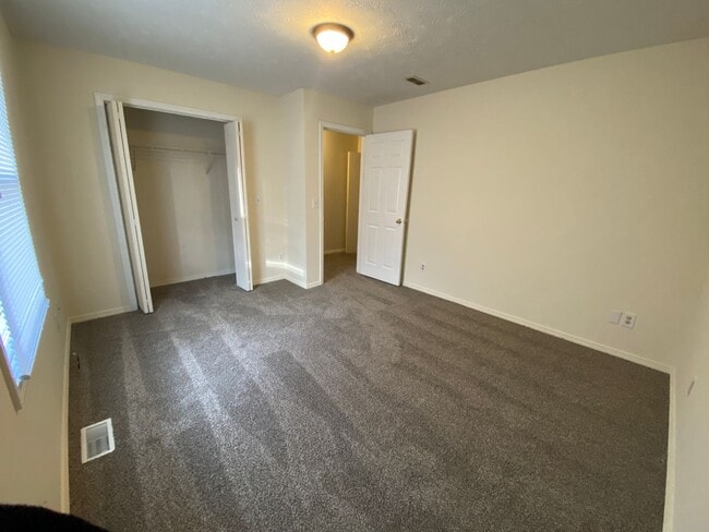 Building Photo - 3 Bedroom House Near the Clear Creek Trail