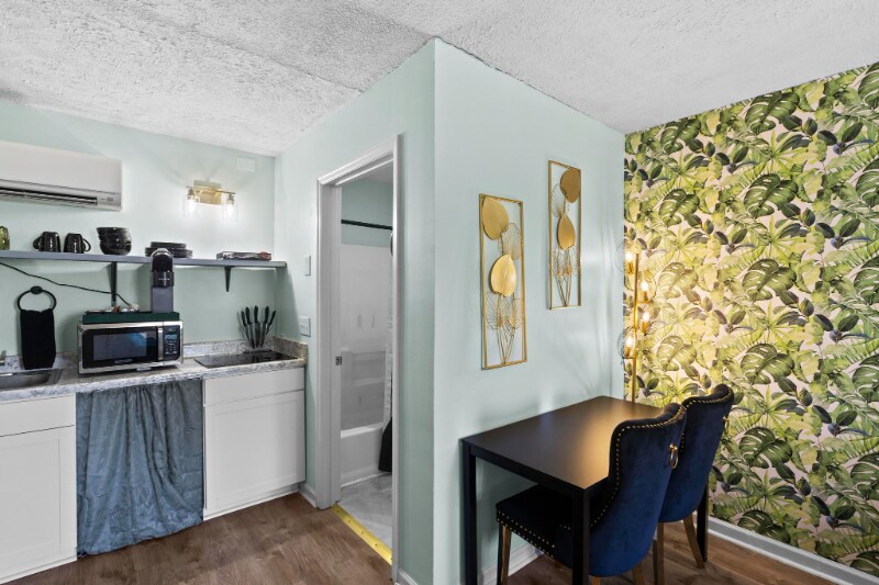 Building Photo - 1122 State Hwy 210