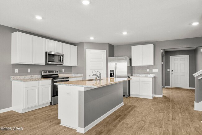 Building Photo - 123 Tiller Dr