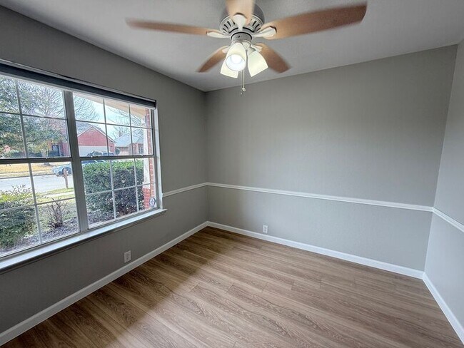 Building Photo - 1909 Morning Dove Dr